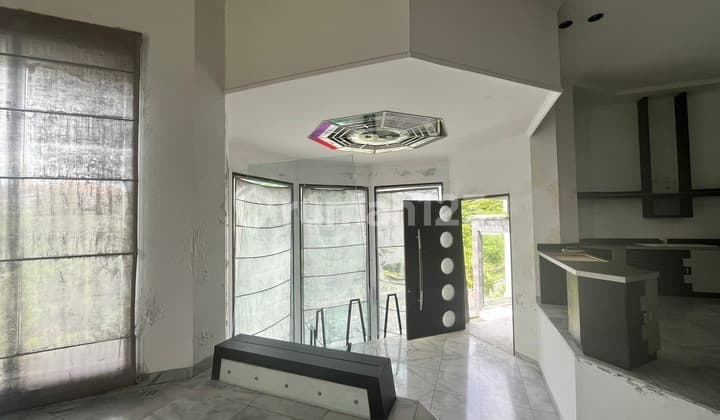 Rumah Mewah Dalam Cluster Elite Dekat Ke Pantai Sanur