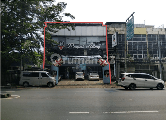 Ruko 3 lantai di Jl Raya Kebayoran Lama Kebon Jeruk Jakarta Barat
