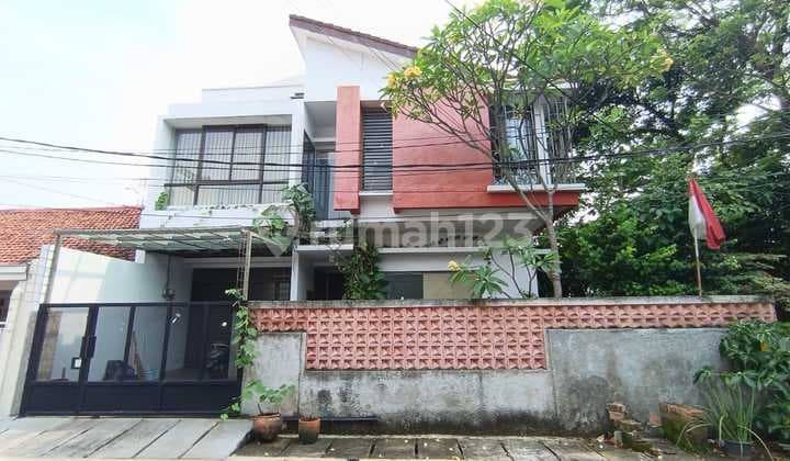 Rumah 2 lantai Jl Danau Mahalona Bendungan Hilir Jakarta Pusat