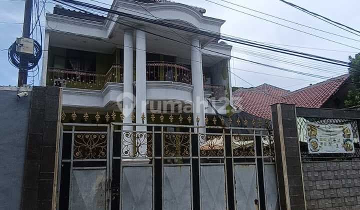 Rumah 2 lt tanah luas murah Jl Guru Muhiyin Lenteng Agung Jaksel