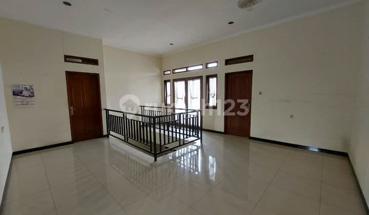 Rumah Nyaman 2 Lantai Lokasi di Turangga Bandung