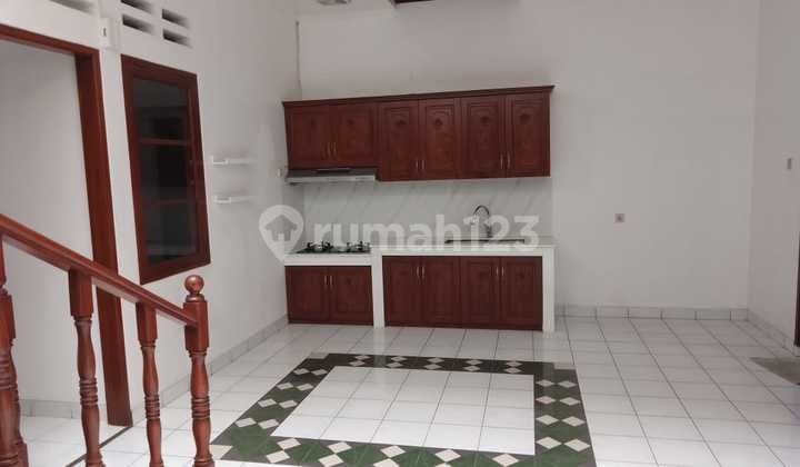 Rumah Asri dan Terawat Lokasi di Pondok Hijau