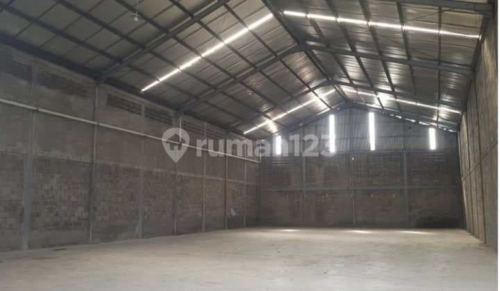 Gudang Lokasi Strategis di Kawasan Sadang