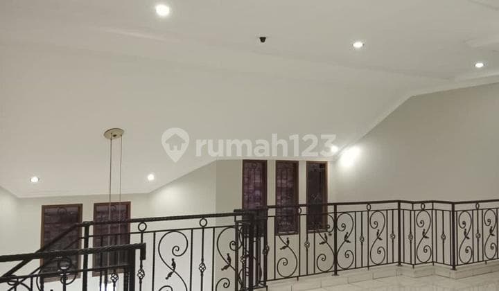 Comfortable Minimalist 2-Story House in Mekar Wangi