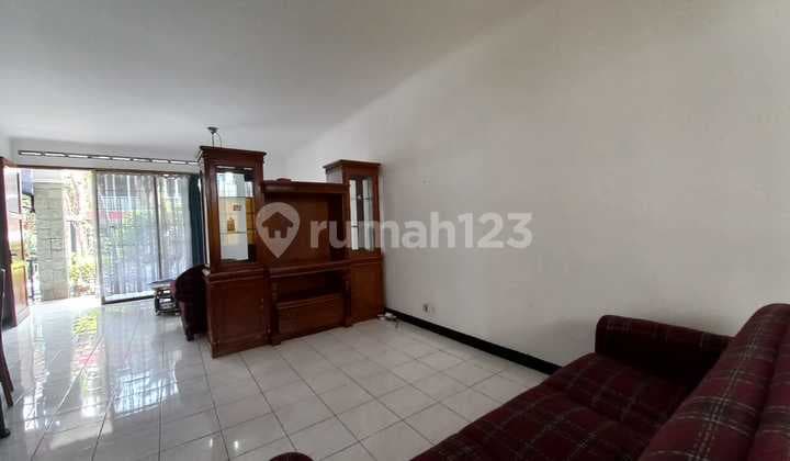 Rumah Nyaman Modern Lokasi di Komplek Setra Duta
