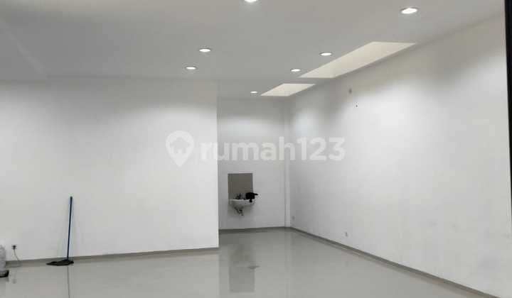 a comfortable modern house located in buah batu