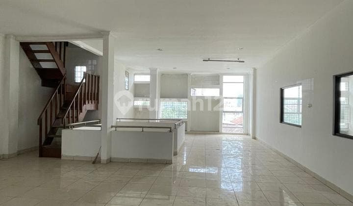 Ruko Rendeng 3 Lantai Lokasi Strategis di Laswi Mainroad