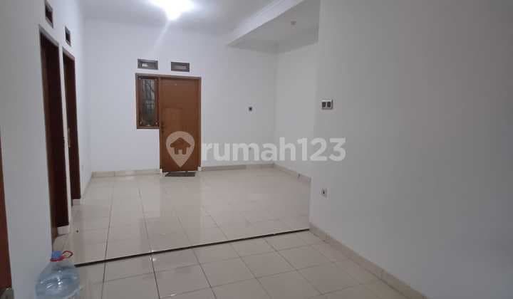 comfortable minimalist house in the Permata Buah Batu area