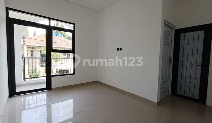 Ruma Minimalis Nyaman Modern di Setiabudi Regency