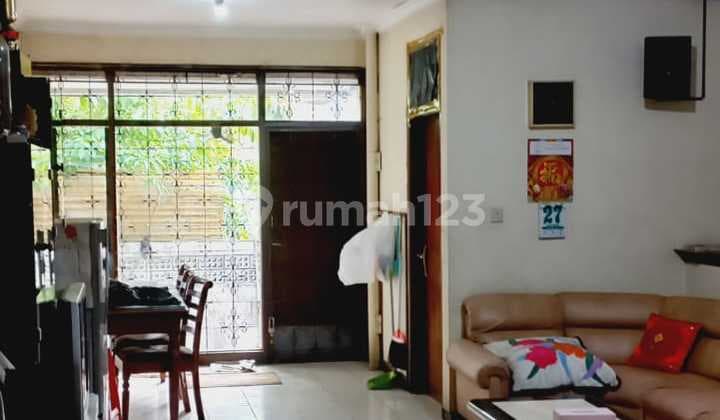 Modern Minimalist 2-Story House in Sayap Sukajadi