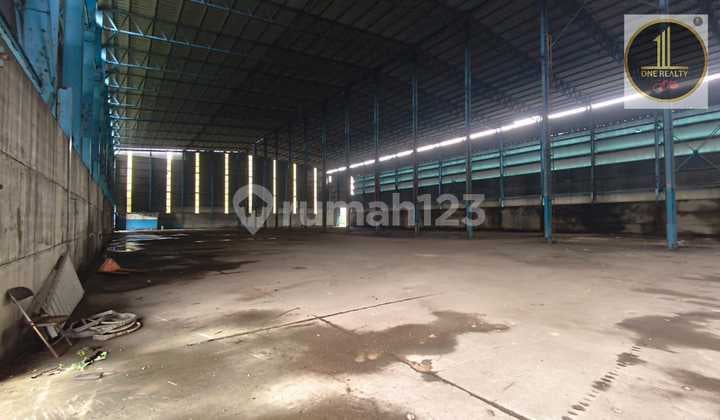 gudang bersama di kawasan pergudangan dekat tol moch toha