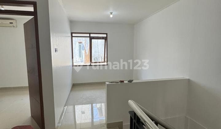 Rumah Nyaman Siap Huni Lokasi di Mekar Wangi