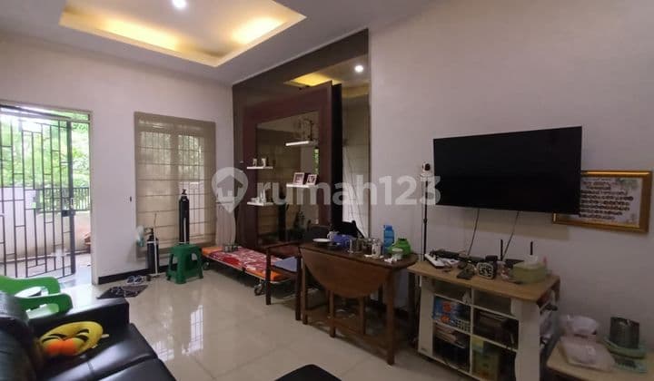 rumah minimalis nyaman di taman holis indah 2