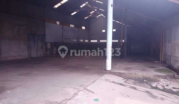 Gudang Lokasi Strategis di Daerah Maleber