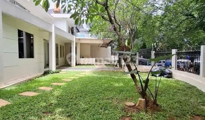 Dijual Rumah Posisi Hook Sangat Strategis Kebayoran Baru