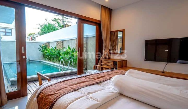 VILLA MODERN TROPIS SHM MEWAH DALAM CLUSTER