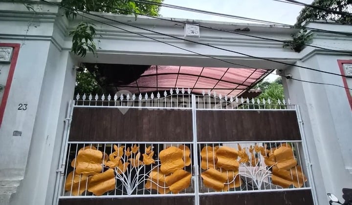 Private Villa Mumbul Nusa Dua. Residential Zone. Second Floor with Benoa Bay View. Includes 1 Dirty Kitchen, 1 Maid's Room. Parking for 2 Garage Cars and 2 Carport Cars. Equipped with Pool and Garden.