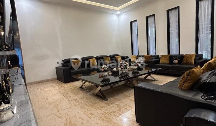 Rumah Di Bsd 17x20.5 M2 4+1 Kamar Semi Furnish Ajb Tangerang
