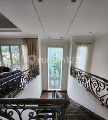 Strategis Rumah Pribadi atau Usaha Raya Manyar bisa Nego