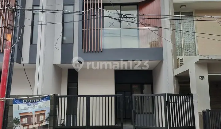 Ready to Move In and Free Canopy Minimalist Brand New House in North Mulyosari Only 1.65B Negotiable
