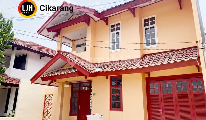 Rumah di Cluster Beverly Lippo Cikarang Dijual Luas dengan 4+1 KT