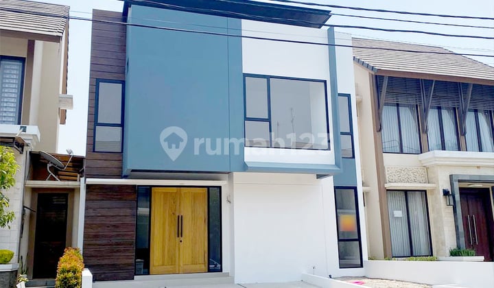 Jual Rumah 2 Lantai Cantik Terawat Cluster Simpruk Lippo Cikarang