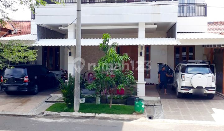 Dijual Rumah Lembah Hijau Lippo Cikarang Bagus Ada Kolam Renang
