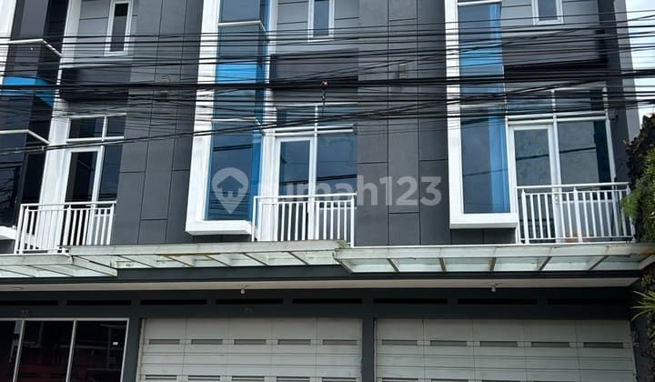 Ruko Bagus 3 Lantai Siap Pakai di Ciwaruga