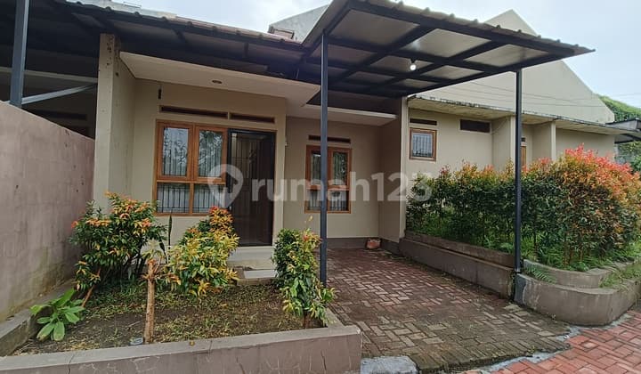 Jual/ Sewa Rumah Minimalis Modern di Sariwangi