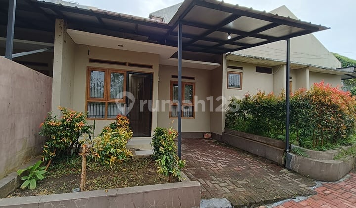 Jual/ Sewa Rumah Minimalis Modern di Sariwangi