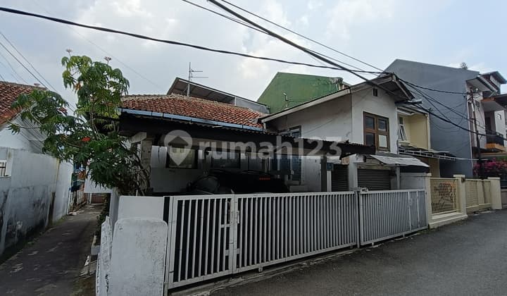 Rumah/ Rukost Nyaman Lokasi Strategis Sayap Setiabudi