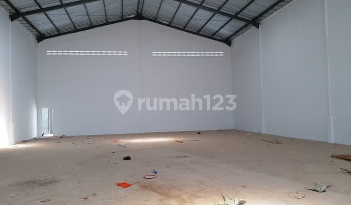 ******** Gudang Luas 1800M Di.pergudangan ********