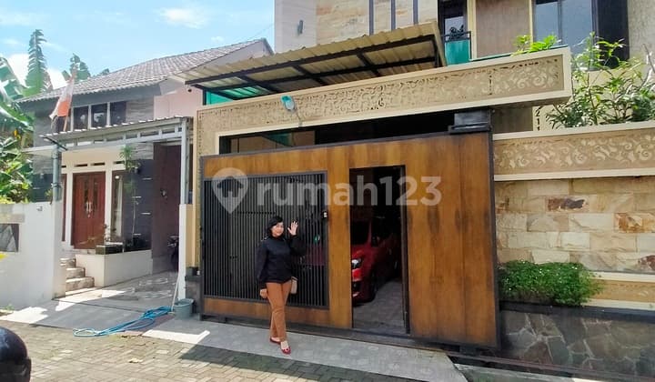 RUMAH MEWAH DG ROOF TOP DI CANDI KALASAN MANYARAN SEMARANG