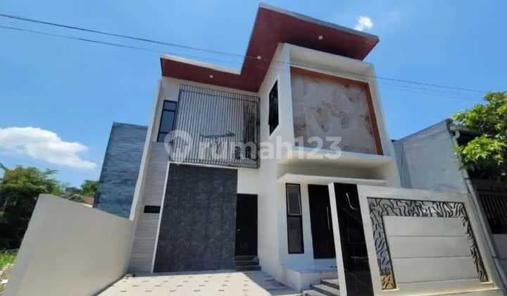Rumah Mewah Baru Manyaran Semarang