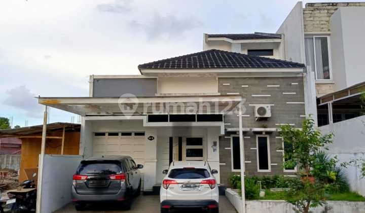 Rumah Mewah Perum Greenwood Manyaran Semarang