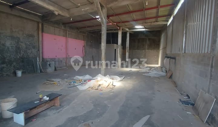 Warehouse for rent in Tlogomulyo near Woltermonginsidi Pedurungan.
