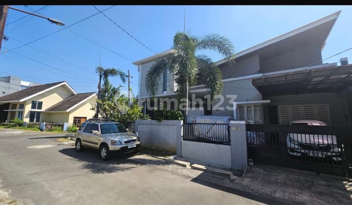 Luxury House in Ngesrep Near Jatingaleh, Semarang