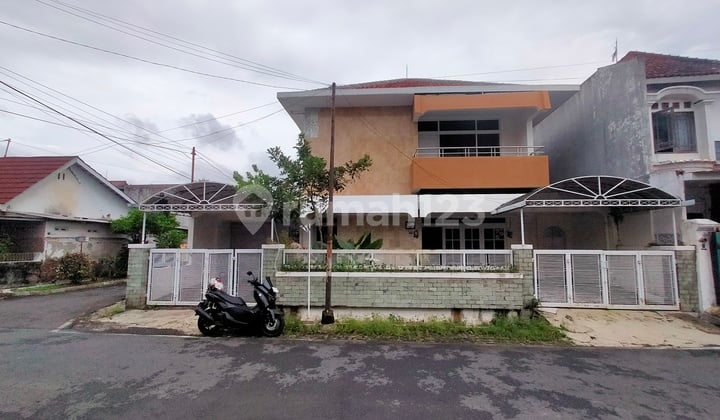 Disewakan Rumah Besar Jalan Lebar Peterongan Semarang
