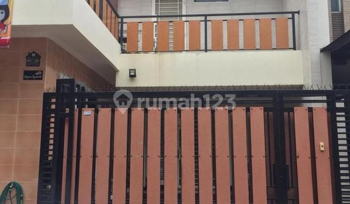 Rumah 2 Lantai Bagus Semi Furnished SHM di Sunter, Jakarta Utara
