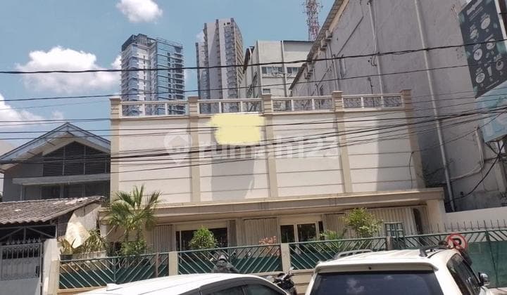 Rumah Bagus Semi Furnished SHM Samanhudi, Jakarta Pusat