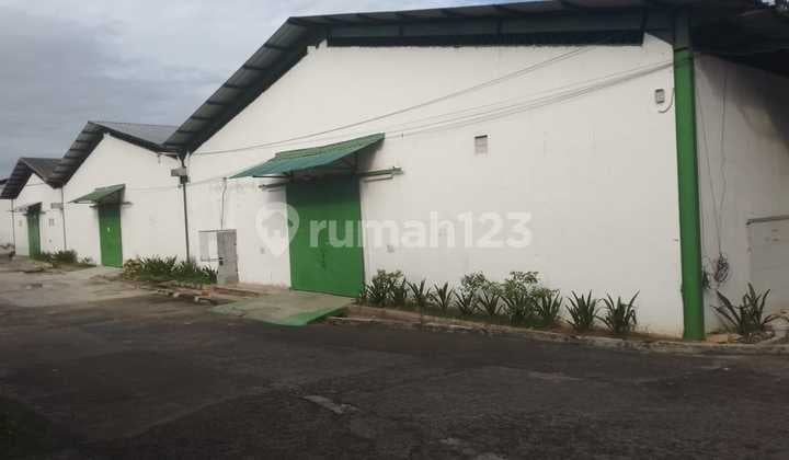Warehouse on the Side of Cikupa Main Road for Rent Cheap