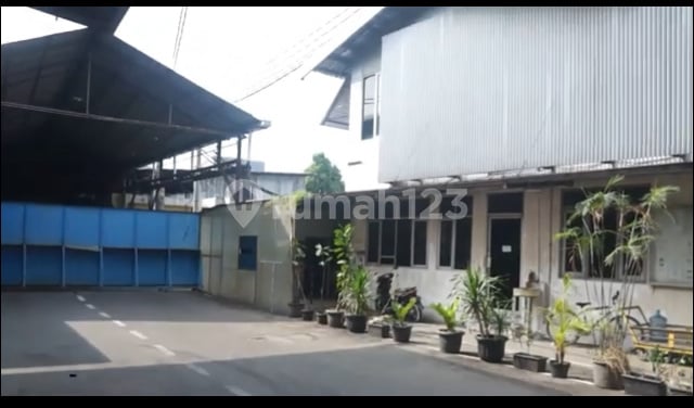 Gudang Kokoh Di Jurumudi, Aman Dan Bebas Banjir