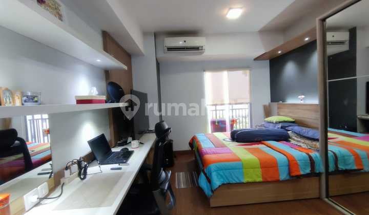 3-Story House. Sunter Agung. For Sale at a Peaceful Price.