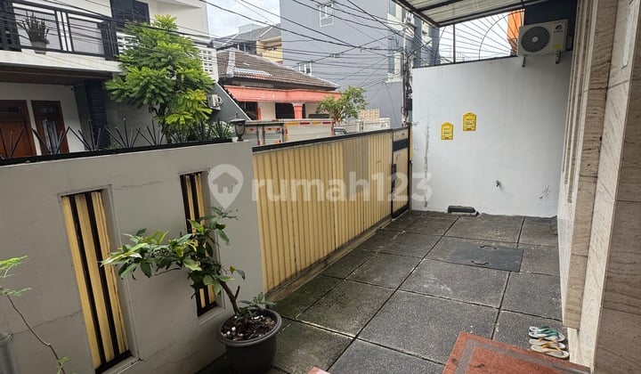 Tanjung Duren Utara House. Ready to Live In Furnished