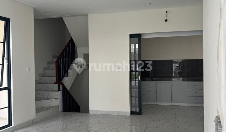 Rumah Baru di Lavon2. Jual Dibawah Harga Pasar