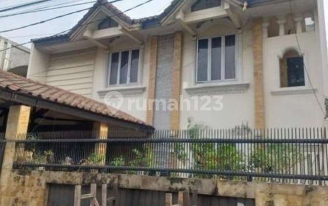 Rumah Siap Huni di Taman Meruya Illir Jakarta Barat