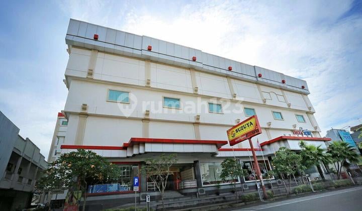 Strategic Business Space at Rocky Plaza Padang - Ready to Use & Crowded with Visitors