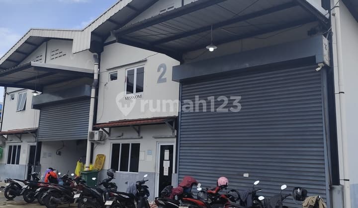Disewakan 2 Gudang Gandeng Plong Dekat Gading Serpong - Bebas Banjir