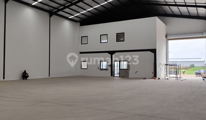 Gudang Besar Baru Kawasan Pergudangan Industri Legok Tangerang