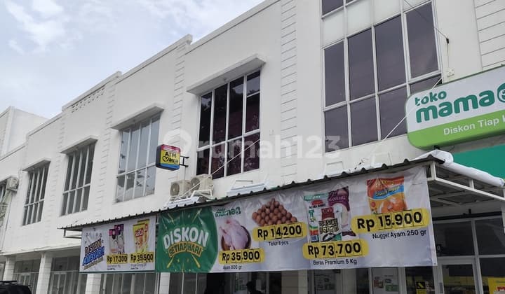 Ready-to-Occupy Shophouse in a Densely Populated Area of Perumnas Tangerang